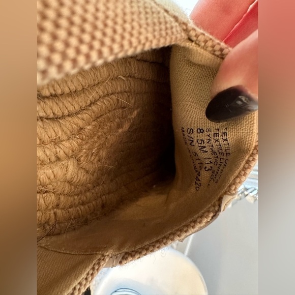 Tory Burch Lonnie espadrilles size 8.5 tan with cream colored logo on top - Picture 5 of 13